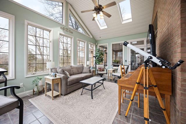 512 Water Cliff Drive, Somerset, KY 42503