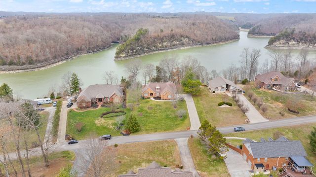 512 Water Cliff Drive, Somerset, KY 42503