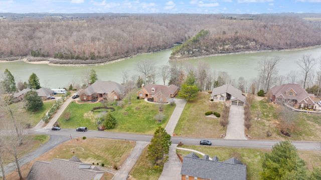 512 Water Cliff Drive, Somerset, KY 42503