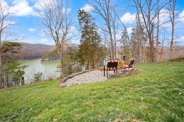 512 Water Cliff Drive, Somerset, KY 42503