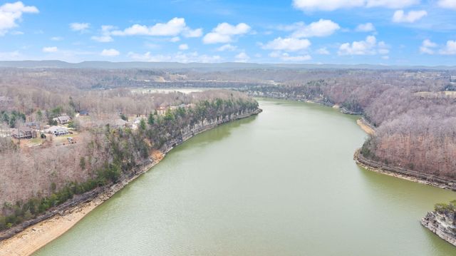 512 Water Cliff Drive, Somerset, KY 42503