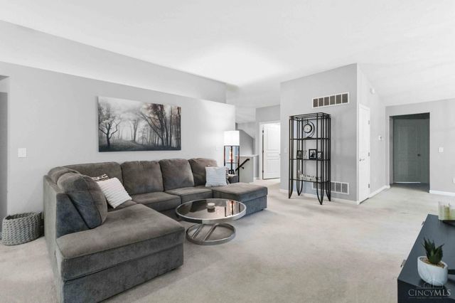 5874 Stonebridge Circle, Miami Twp, OH 45150