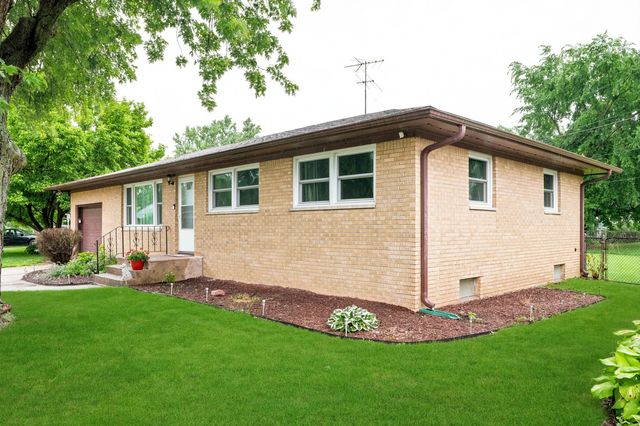 6707 Monroe Court, Merrillville, IN 46410