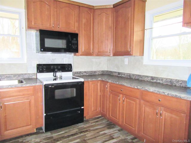 18 Station Road, Salisbury Mills, NY 12577