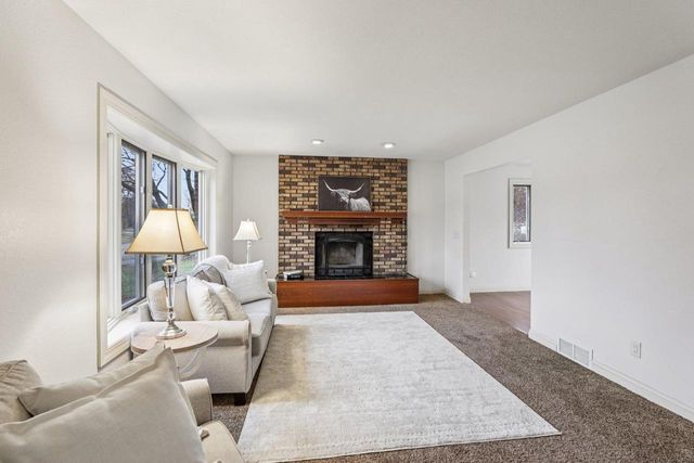 1007 Eric Lane, Waunakee, WI 53597