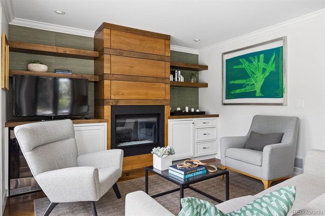 15 Mockingbird Lane, Englewood, CO 80113