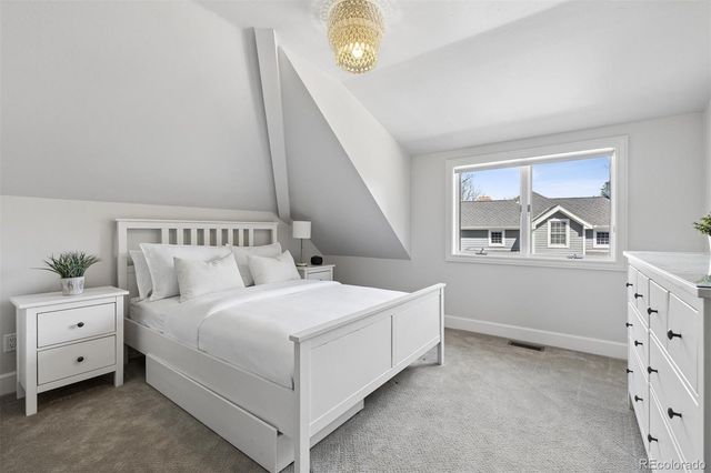 15 Mockingbird Lane, Englewood, CO 80113