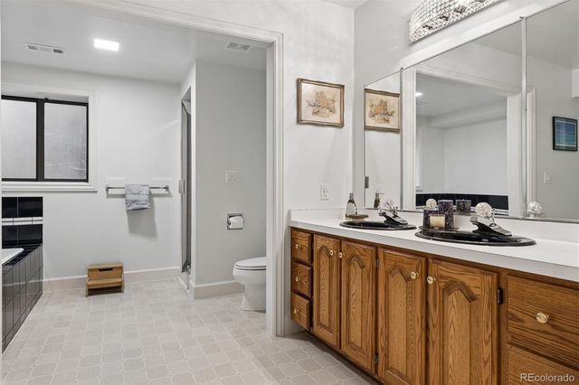 15 Mockingbird Lane, Englewood, CO 80113