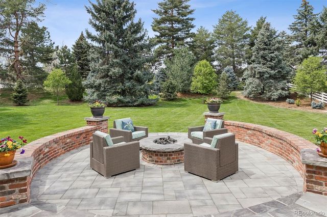 15 Mockingbird Lane, Englewood, CO 80113