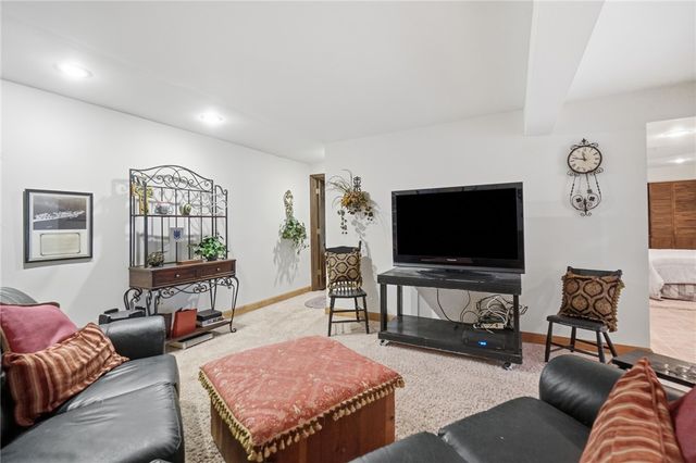 7735 N Winding Way, Tipp City, OH 45371