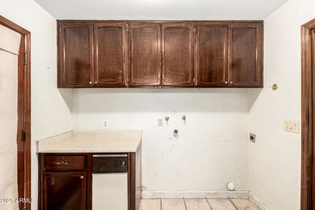 7645 W BLUEFIELD Avenue, Glendale, AZ 85308