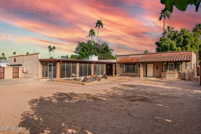 7645 W BLUEFIELD Avenue, Glendale, AZ 85308