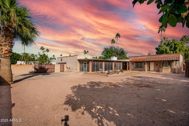 7645 W BLUEFIELD Avenue, Glendale, AZ 85308