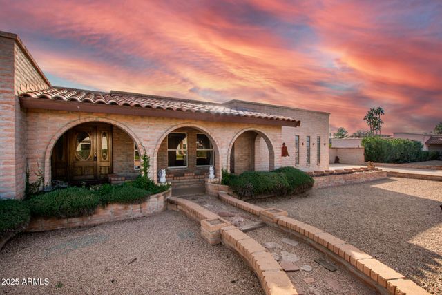 7645 W BLUEFIELD Avenue, Glendale, AZ 85308