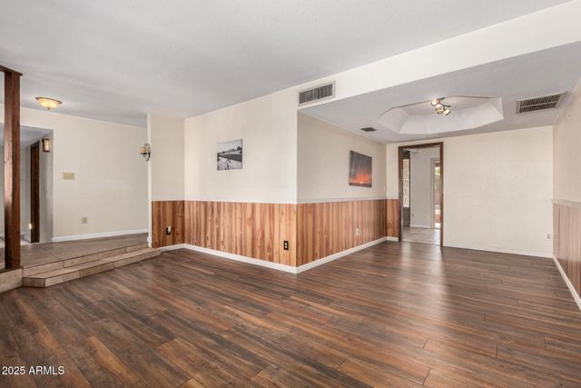 7645 W BLUEFIELD Avenue, Glendale, AZ 85308