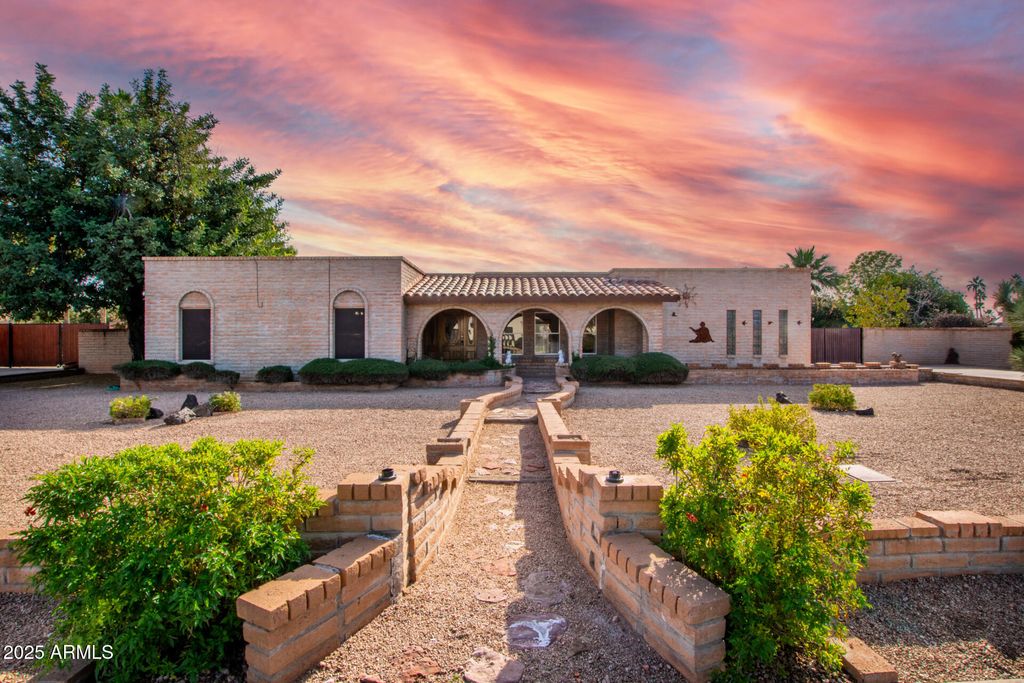 7645 W BLUEFIELD Avenue, Glendale, AZ 85308