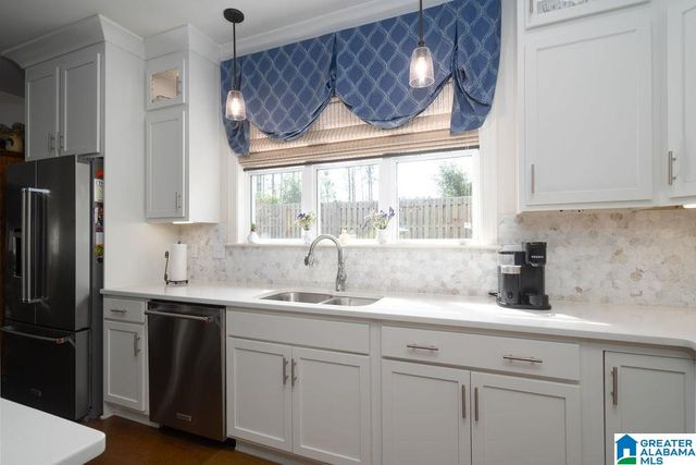 212 BIRKDALE CIRCLE, Pelham, AL 35124