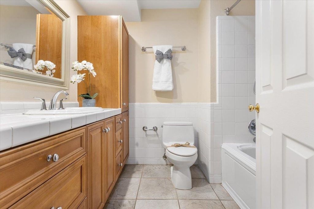 Image 27 of property listing at 441 SYCAMORE HILL DR, Danville, CA 94526