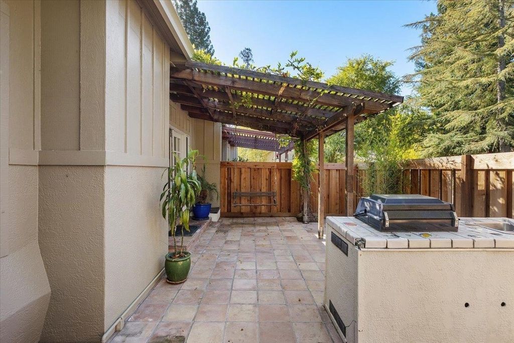 Image 38 of property listing at 441 SYCAMORE HILL DR, Danville, CA 94526