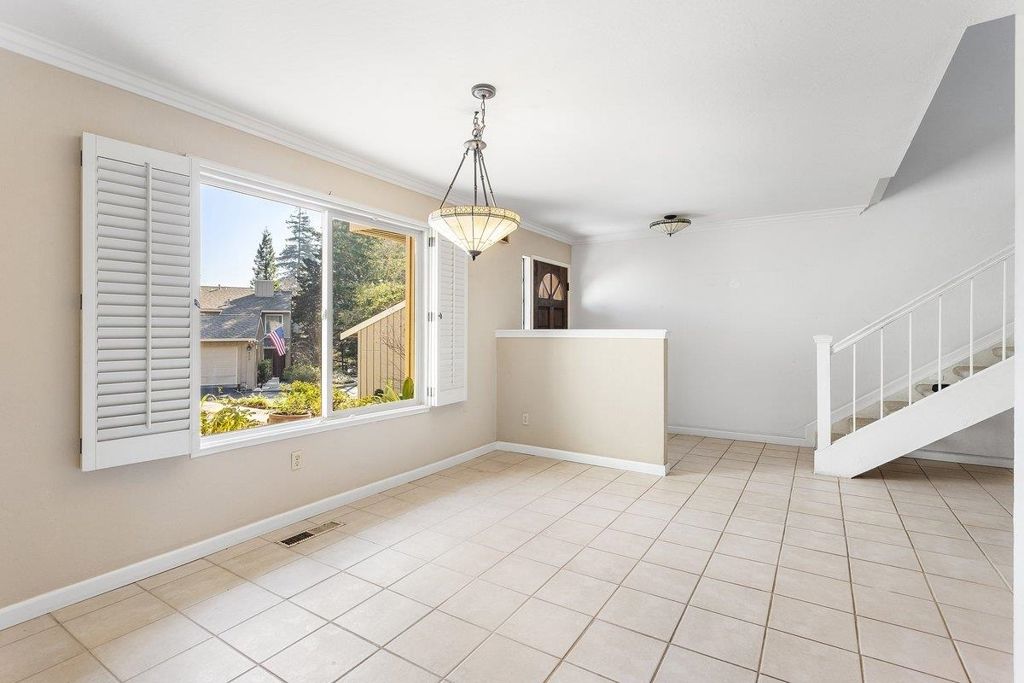 Image 4 of property listing at 441 SYCAMORE HILL DR, Danville, CA 94526