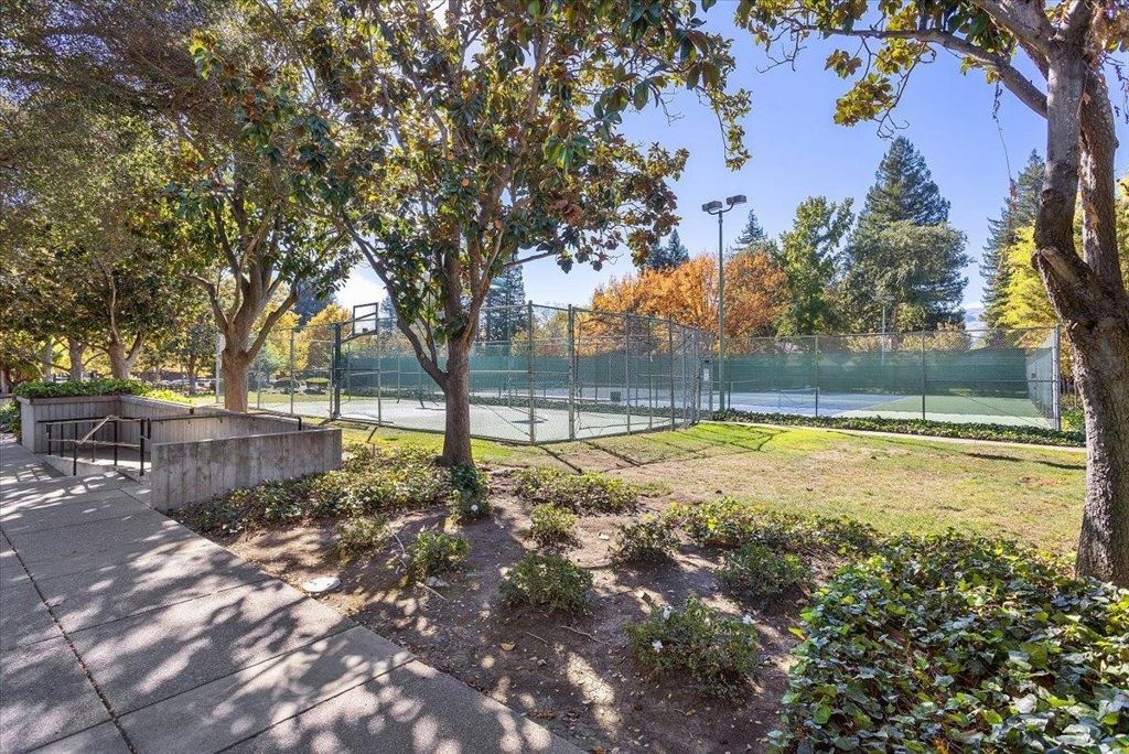 Image 50 of property listing at 441 SYCAMORE HILL DR, Danville, CA 94526