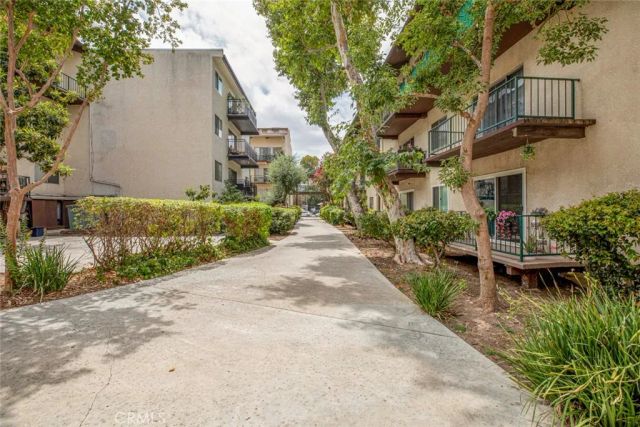 5460 White Oak Ave, Encino, CA 91316