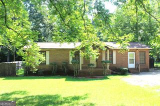 102 King Arthur Drive, Lagrange, GA 30241