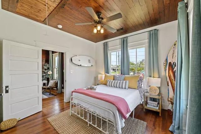 2601 37th Street, Galveston, TX 77550