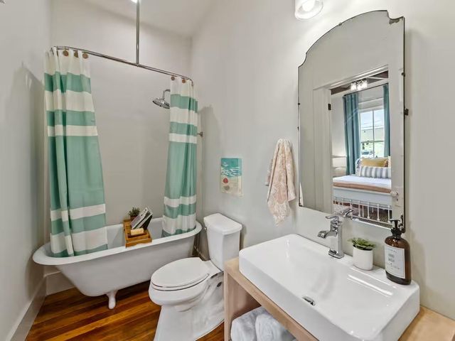 2601 37th Street, Galveston, TX 77550