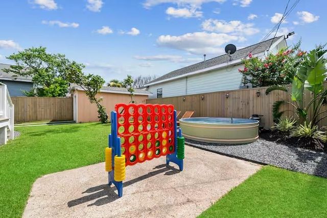 2601 37th Street, Galveston, TX 77550