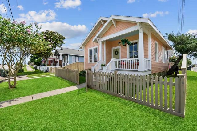 2601 37th Street, Galveston, TX 77550