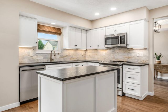 1836 Royal Oak Drive, Lewis Center, OH 43035