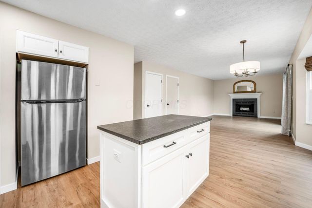 1836 Royal Oak Drive, Lewis Center, OH 43035