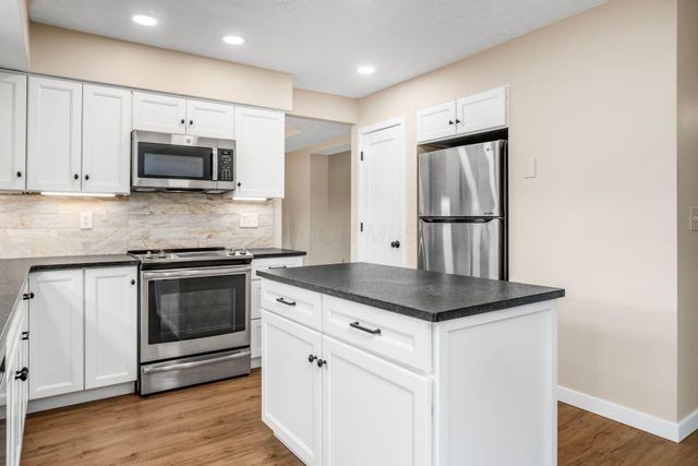 1836 Royal Oak Drive, Lewis Center, OH 43035