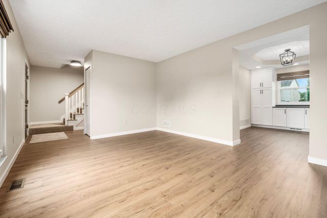 1836 Royal Oak Drive, Lewis Center, OH 43035