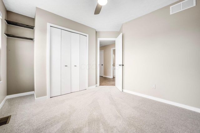 1836 Royal Oak Drive, Lewis Center, OH 43035