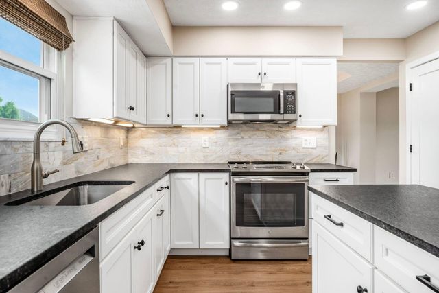 1836 Royal Oak Drive, Lewis Center, OH 43035