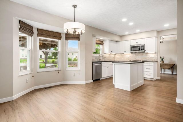 1836 Royal Oak Drive, Lewis Center, OH 43035