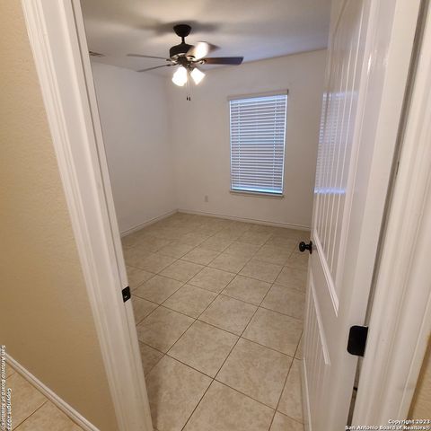 1235 GREEN HILL DR, Canyon Lake, TX 78133