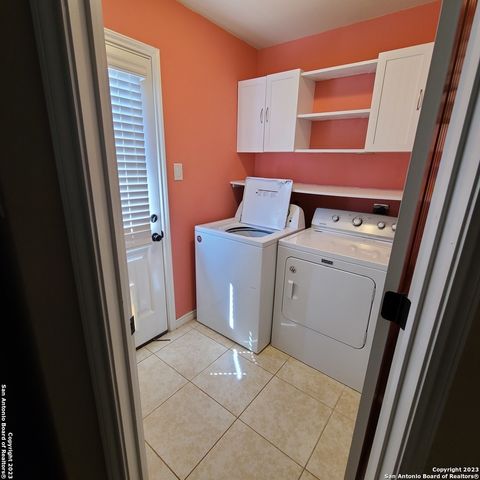 1235 GREEN HILL DR, Canyon Lake, TX 78133