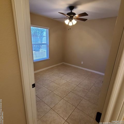 1235 GREEN HILL DR, Canyon Lake, TX 78133