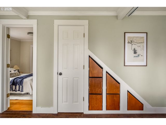 4525 Se MALDEN Dr, Portland, OR 97206