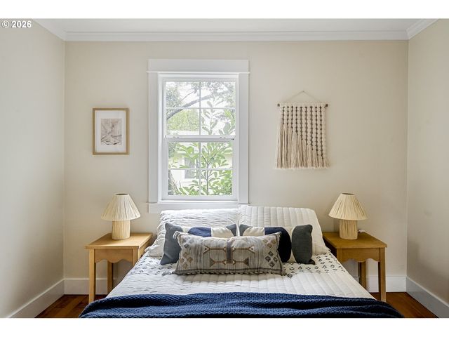 4525 Se MALDEN Dr, Portland, OR 97206