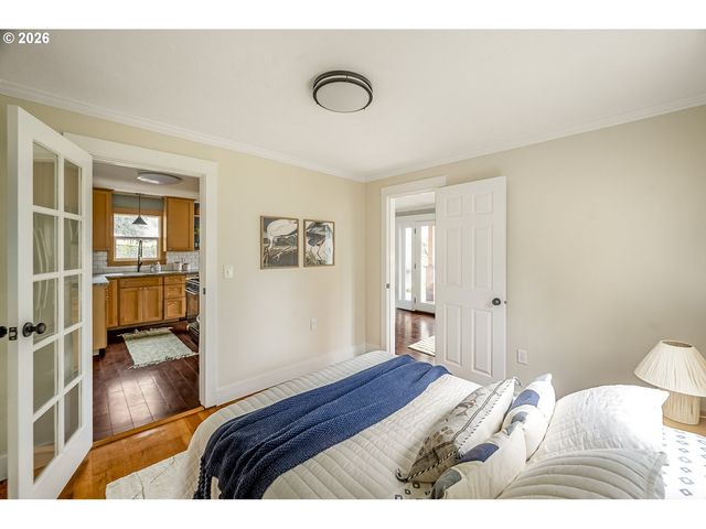 4525 Se MALDEN Dr, Portland, OR 97206