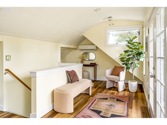 4525 Se MALDEN Dr, Portland, OR 97206