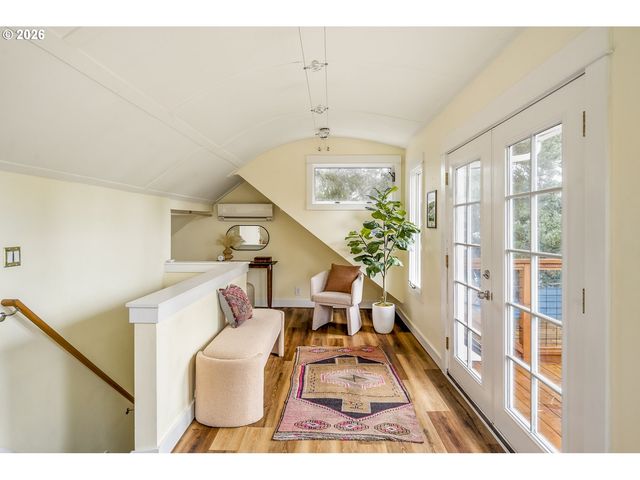 4525 Se MALDEN Dr, Portland, OR 97206