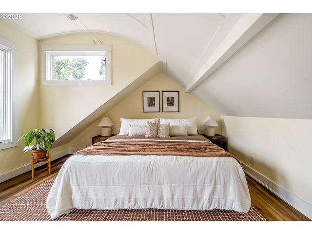 4525 Se MALDEN Dr, Portland, OR 97206