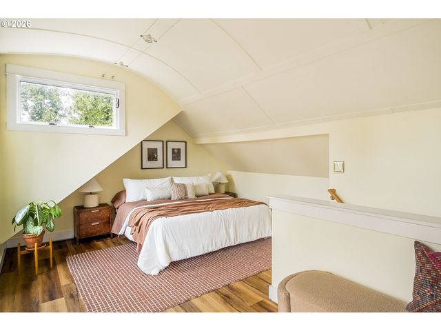 4525 Se MALDEN Dr, Portland, OR 97206