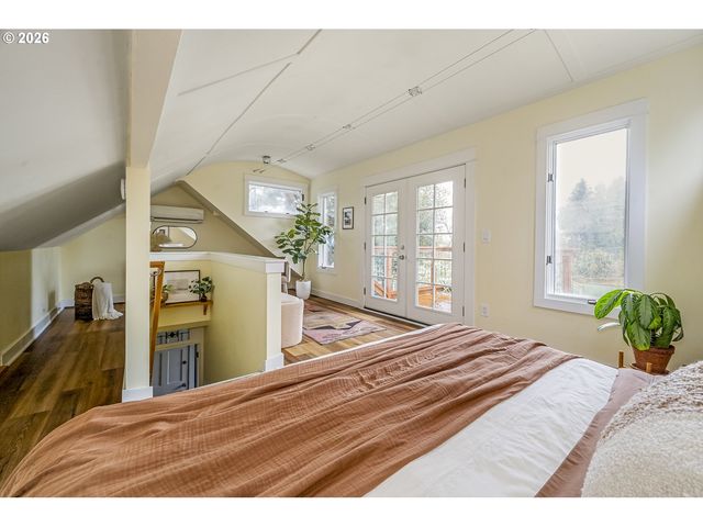 4525 Se MALDEN Dr, Portland, OR 97206