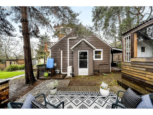 4525 Se MALDEN Dr, Portland, OR 97206